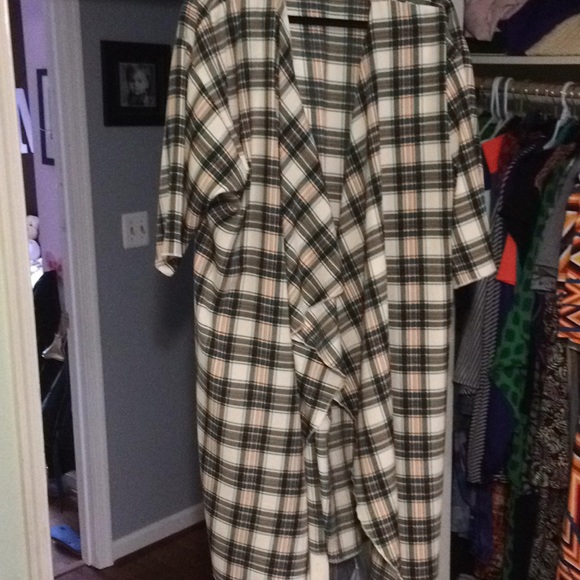 Lularoe - Picture 3 of 3